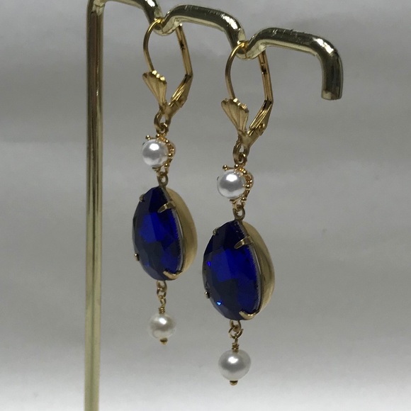 Moiraine’s Teardrop Sapphire & Pearl Earrings Wheel of Time Handmade Replicas - Picture 6 of 16